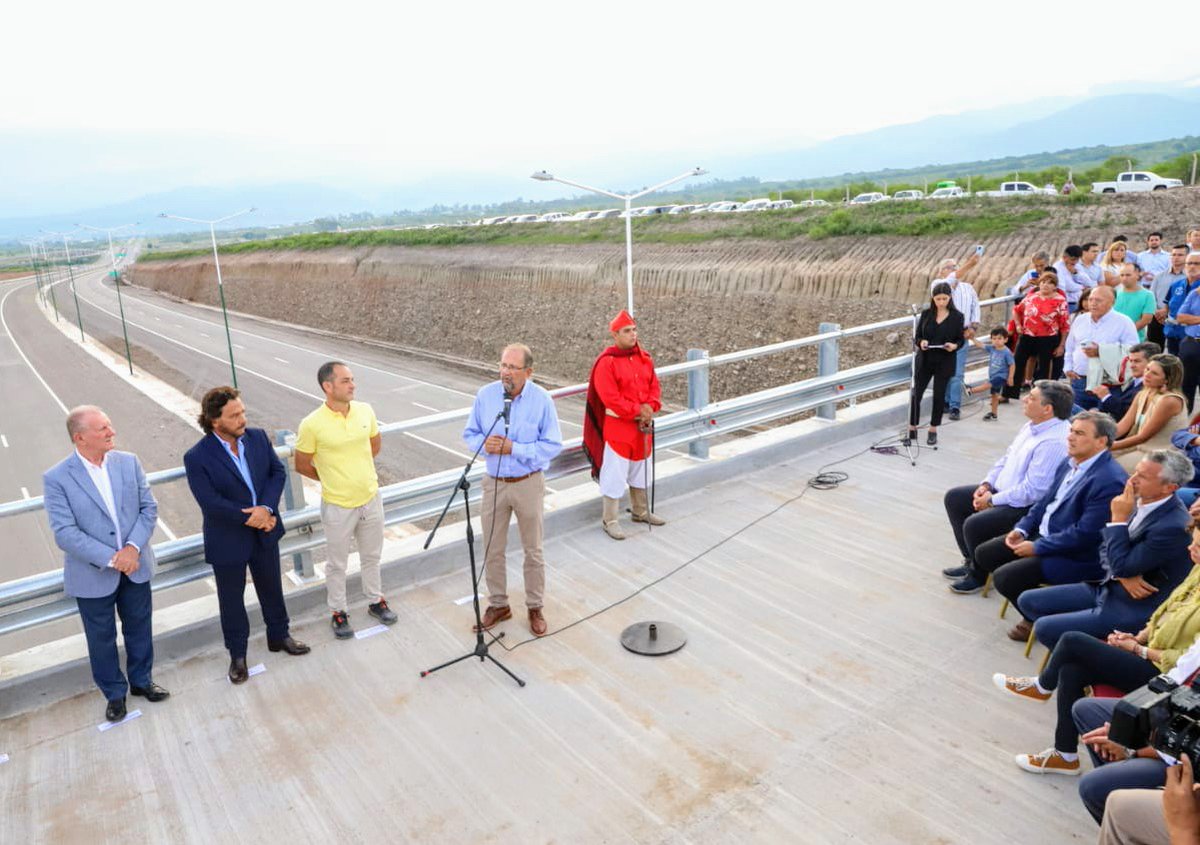 La Circunvalación Noroeste es una gran obra, necesaria, que acompaña el crecimiento de #Salta. Como dice <a href="/GustavoSaenzOK/">Gustavo Sáenz</a>, lo importante son los hechos y la posibilidad de dar a los salteños la infraestructura que iguala oportunidades .