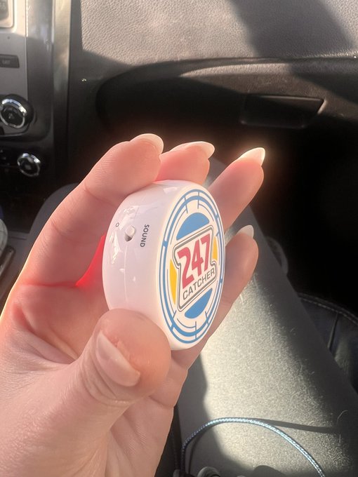 Last time I order a Pok&eacute;mon catcher off wish https://t.co/PoifHz2MY8