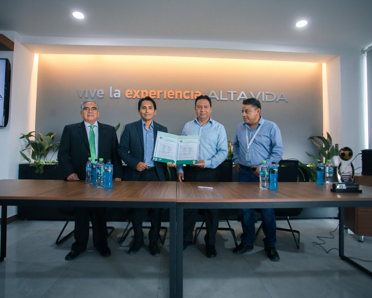 TomayapoLover's tweet photo. El día de hoy por la tarde se hizo oficial la firma del sponsor más grande que tendrá Tomayapo para esta temporada.
A lo largo de estos 3 años #AltaVida ha colaborado incondicionalmente con el club, esperemos que esta alianza se mantenga y que se cumplan los objetivos trazados. https://t.co/Ea3Hu0O7Ly