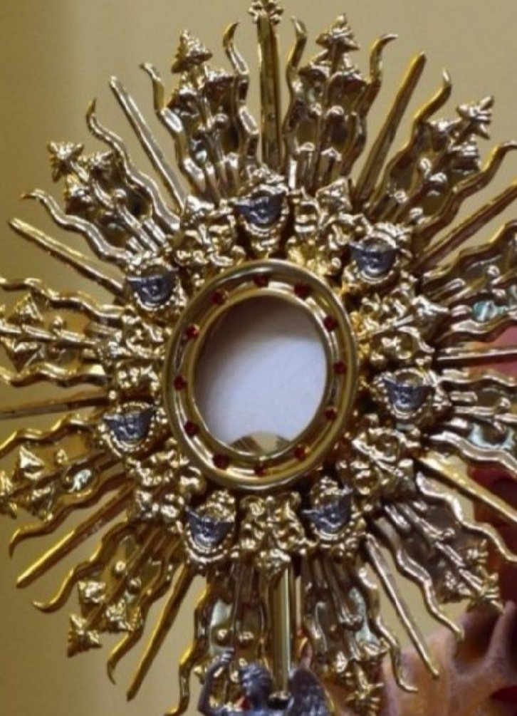 CarolBV7's tweet image. Alabado Y Amado Sea Jesús Eucaristía Adorarlo Es Una Necesidad Humana