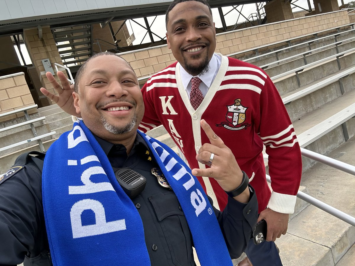 jleemed's tweet photo. Family 👌🏾 Spring ISD’s D9 photoshoot was a success! It’s always good to fellowship with the work family! https://t.co/MWU0rDb2Hy