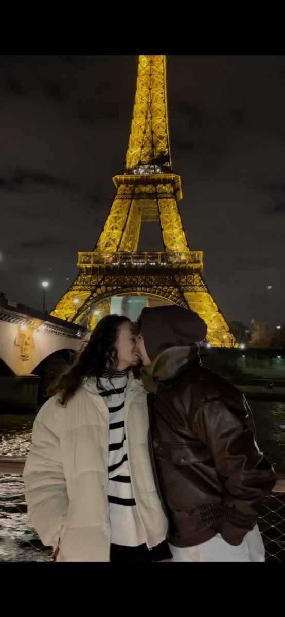 aroalorenzo_'s tweet photo. *
Te amo con cada pedazo de mi alma.
Por dejarme sentir tu calor cada día y hacerme sentir hasta más guapa, le doy las gracias a la chica más bonita del mundo. https://t.co/7qMVht5Cho