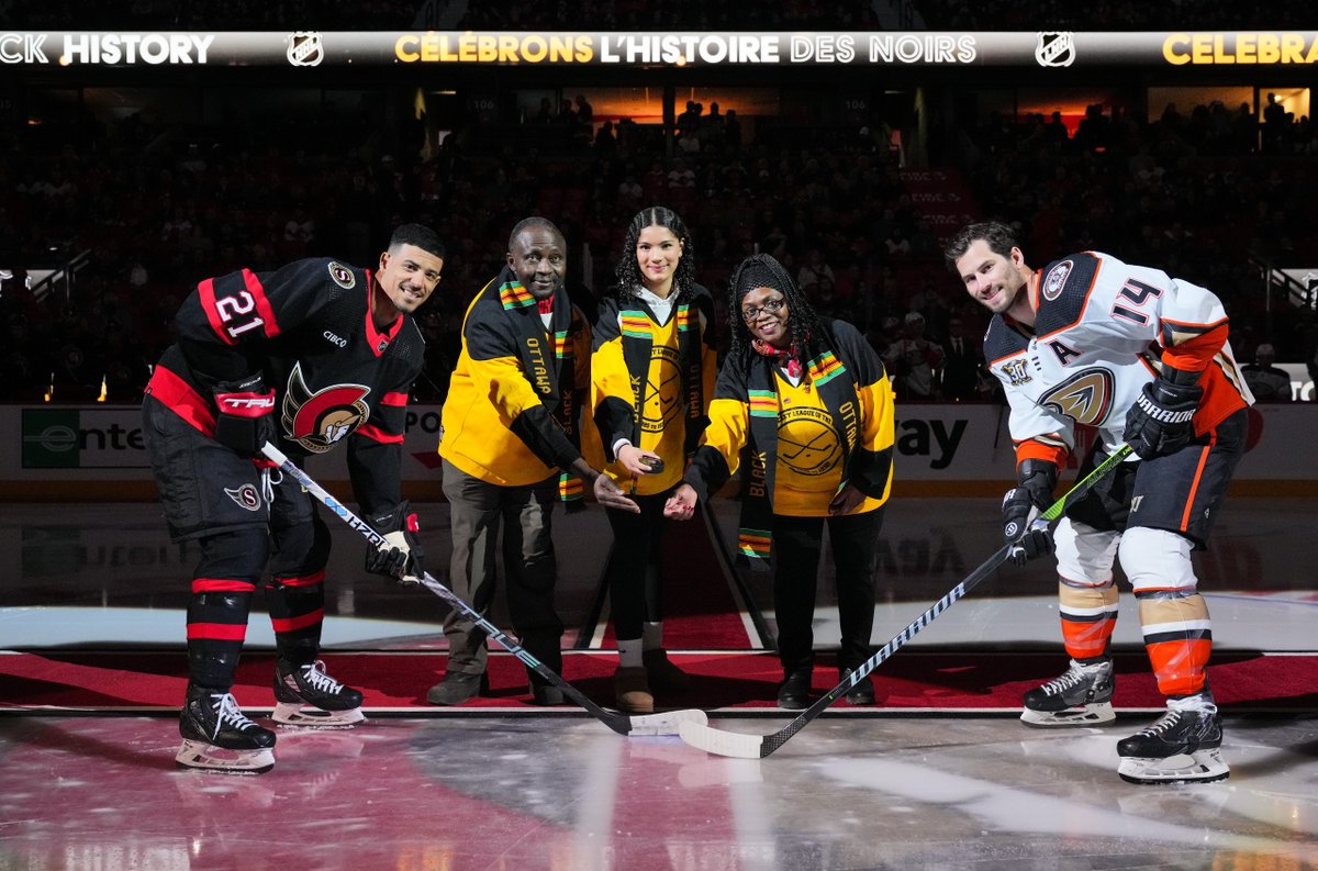 We had a special ceremonial puck drop to kick off our night Celebrating Black History @CdnTireCtr tonight! Thank you to Jacquie Dixon, Dineo Molepo Stearns and Godlove Ngwafusi for dropping the puck! #GoSensGo