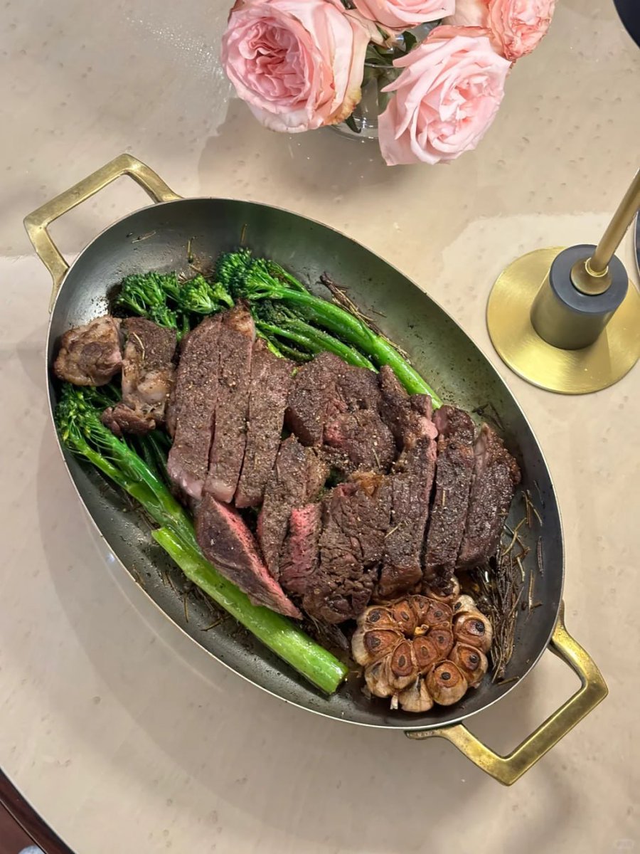 Keysahoki's tweet image. After a long day,  go back home. Cooking my dinner, listening to Symphony, checking email. That's how my night going ✨📷 📷 ✨