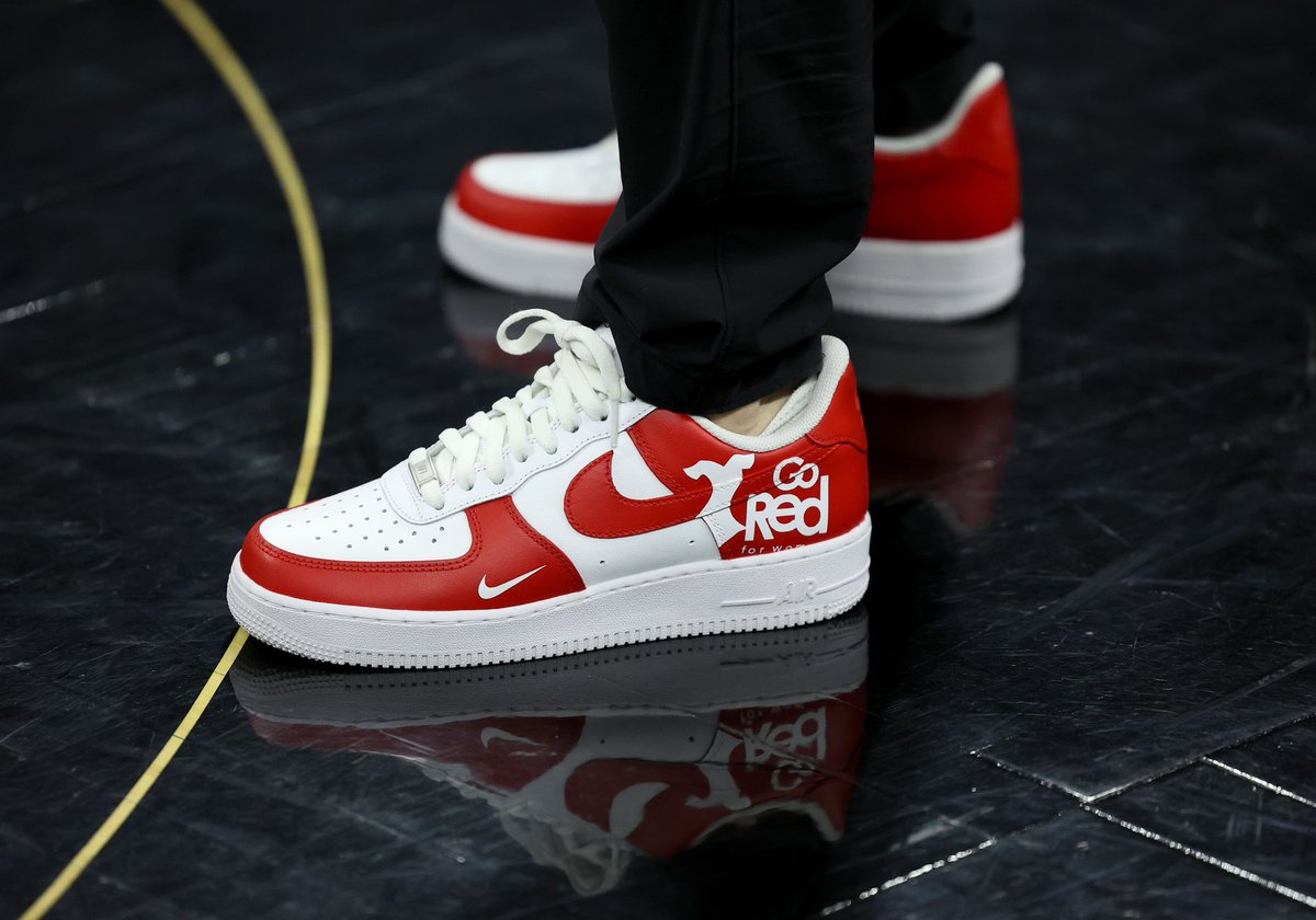 Lisa Bluder tweet media