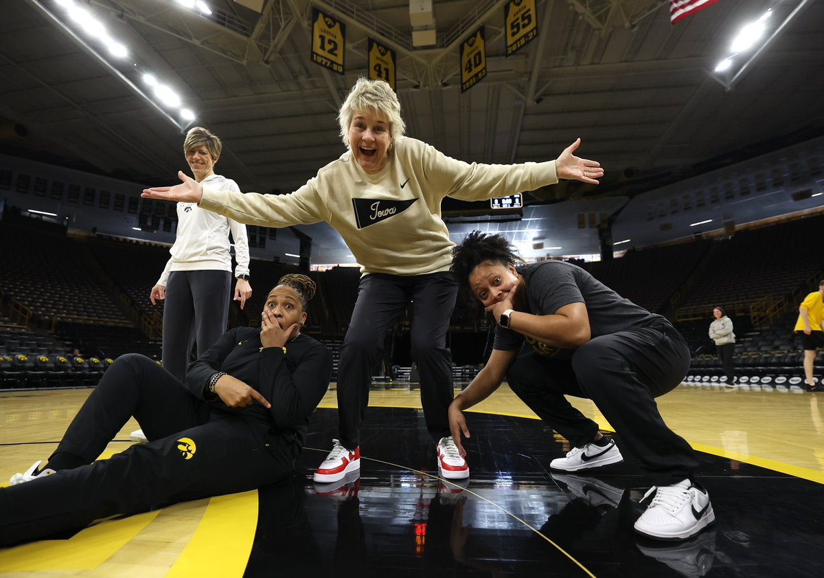 Lisa Bluder tweet media