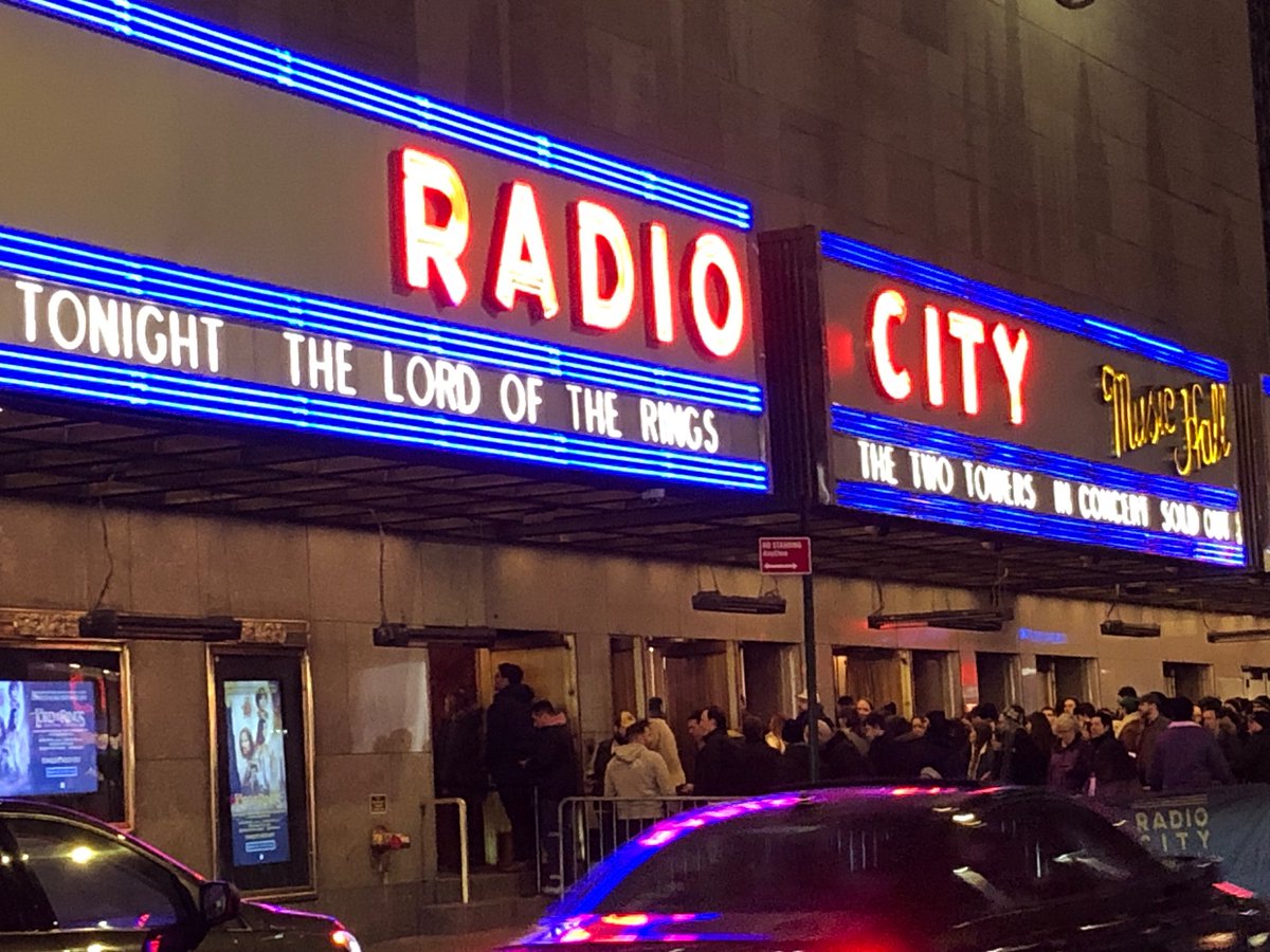 LotR: The Two Towers live orchestra at Radio City with @saturationnnn