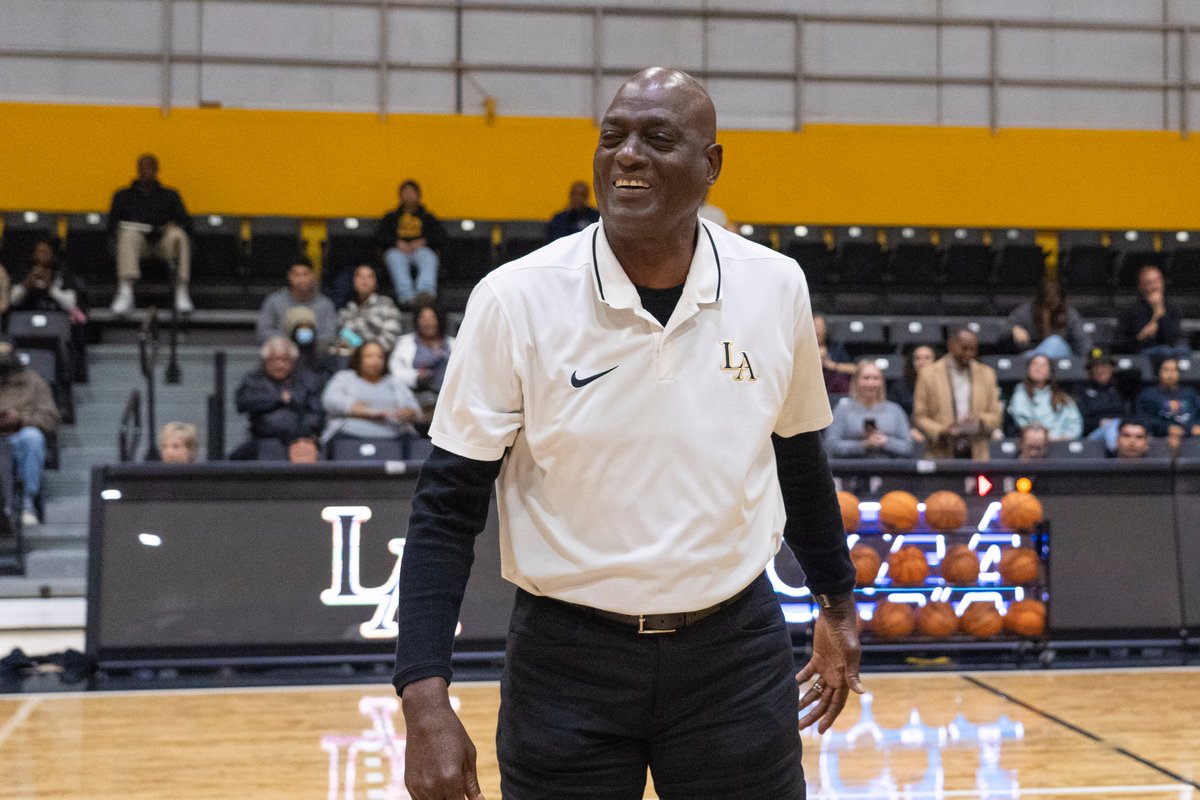 Congratulations to #CalStateLA Assistant Men's Basketball Coach Michael Cooper for having his jersey retired last month at Pasadena High School. sgvtribune.com/2024/01/29/pas…