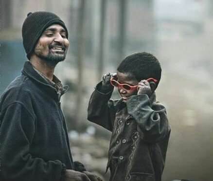 Kavya_Ras's tweet photo. वो ग़रीब सही लेकिन बच्चों की तमन्ना के लिए,
एक दो वक़्त का फाक़ा आराम से कर लेता है..
#अब्दुल्लाह_नसीम
#Faaqa #फाक़ा #Shair https://t.co/VLv4hHSP6O