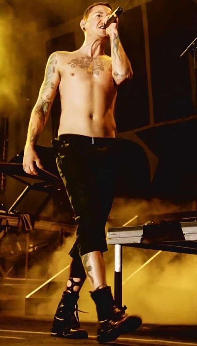 Chester's my world tweet media