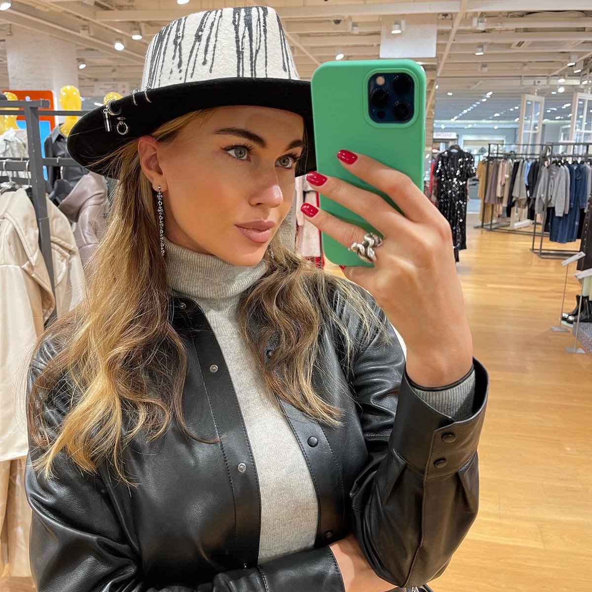 Sofia tweet media