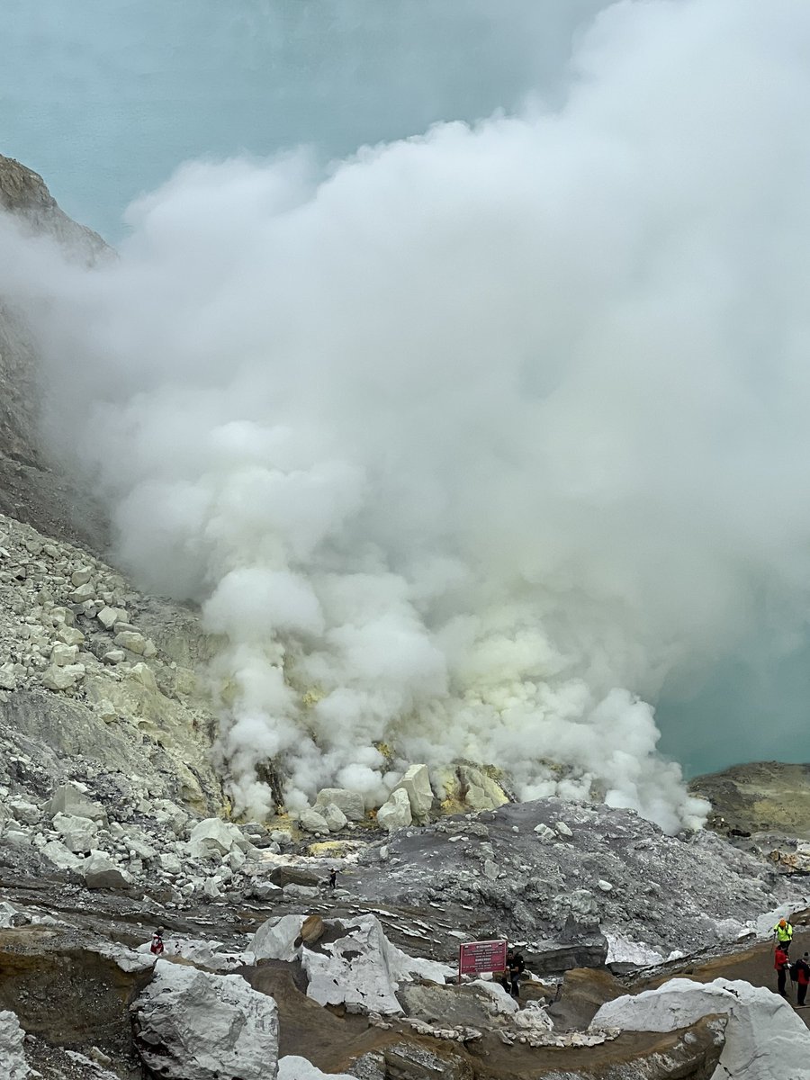 JialingQin's tweet photo. Ijen🌋 https://t.co/1kqU35WYJw