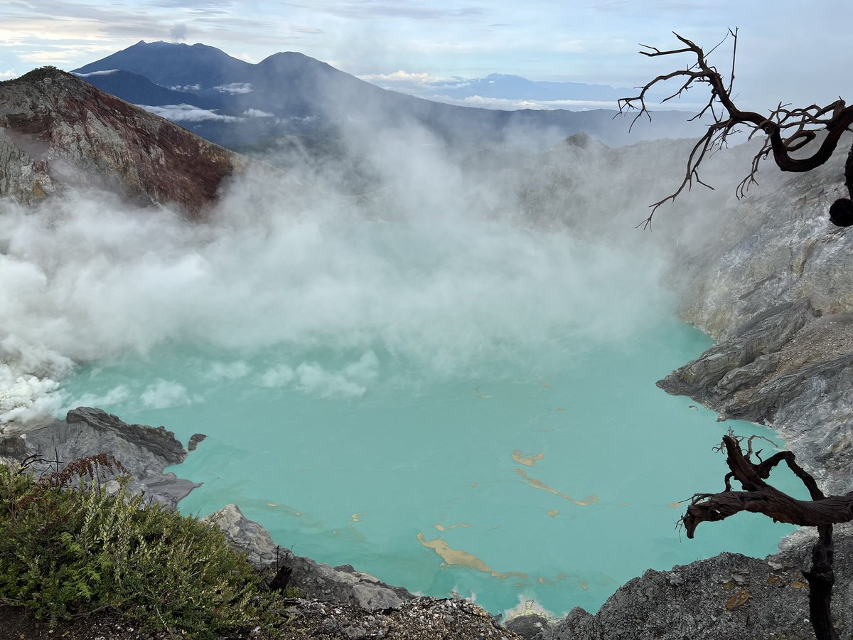 JialingQin's tweet photo. Ijen🌋 https://t.co/1kqU35WYJw