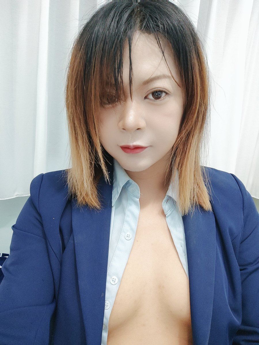 yumeno4569's tweet photo. 喔喔！
如果我在櫃檯前這樣穿，業績會成長嗎？ https://t.co/D0c7Ml2cz1