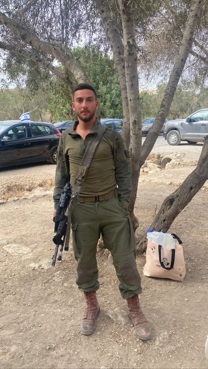 Spain4Israel's tweet photo. El sargento paracaidista Noam Hava Z''L, de 20 años de Jerusalem, cayó en combate en el sur de la Franja de Gaza. Tenía toda la vida por delante pero luchó y se sacrificó por la patria. Héroe de Israel, Bendita Sea Su Memoria.
Gracias Hijo. https://t.co/h60NsyshLF