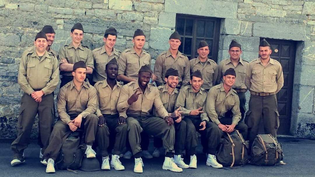 QArmandGAV's tweet image. Joyeux anniversaire #GardeAVous !!! 8 ans déjà ❤️❤️❤️
Vous vous en souvenez ?
@M6pro @M6Groupe #media #tv #m6 #ouimonsieur #ouipatron