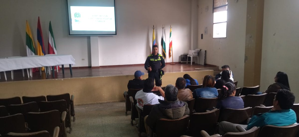 PoliciaMTunja tweet picture