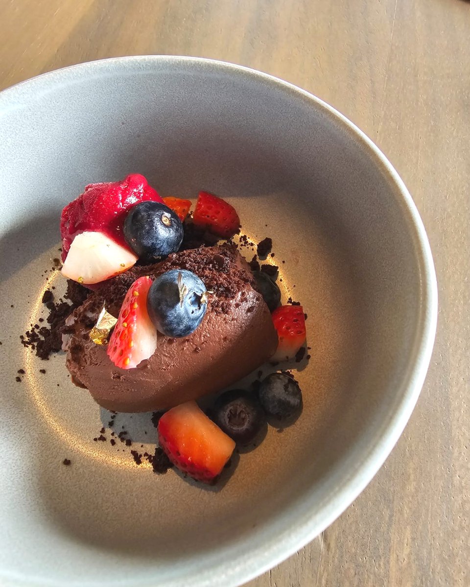 Join us this February as we celebrate the love language of sharing food through a mouthwatering menu for two. Choose from a duo of craft cocktails – Pure Love and Pink Sands, tantalizing tapas and a specialty dessert, Cupid's Crémeux.