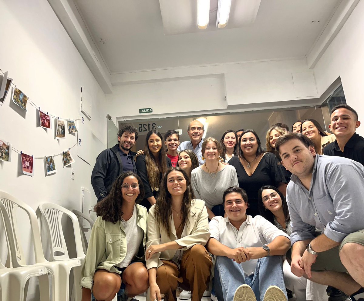 JuanAbdala02's tweet photo. ¡Primera reunión del año de la @juvdcentrouy y los @jfuturonacional!

Convencidos de que lo que este país necesita es un nuevo gobierno de coalición encabezado por @AlvaroDelgadoUy, y que los jóvenes debemos ser protagonistas de ese proceso.

#UruguayParaAdelante https://t.co/EP3qgoDSWs