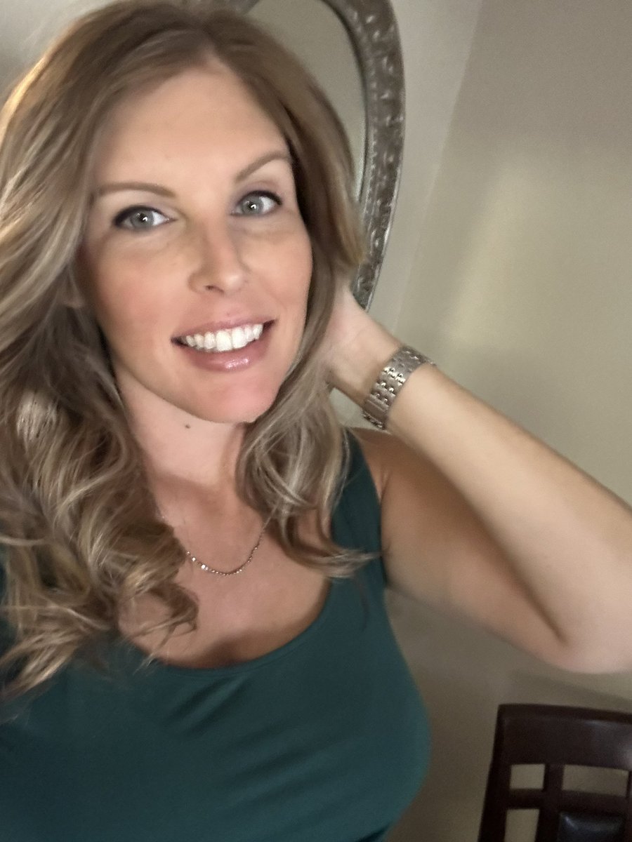 PinkySplashXO's tweet photo. Green is my favorite color 💚

#green #favoritecolor #pretty #prettygirl #OF #spicy #spicyaccount #onlyfans #onlyfansmodel https://t.co/QXan2fPxkq