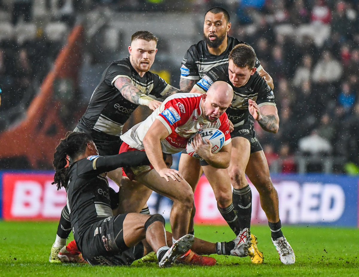 OllyHassellPics's tweet photo. Super league is back with a bang 🏉 https://t.co/eJSc0hOowW