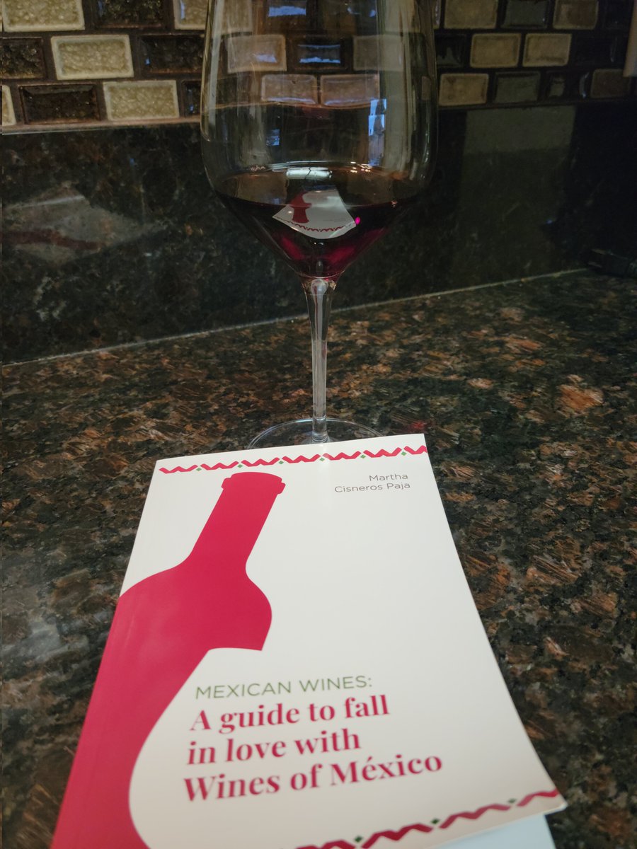 We're just about 15 minutes from #PinkSociety party 123 with guest @winedivaa. We're going to be talking all about Wines of Mexico and her book, 'A guide to fall in love with Wines of México'. So join us at 6PT to learn more! Cheers 🍷