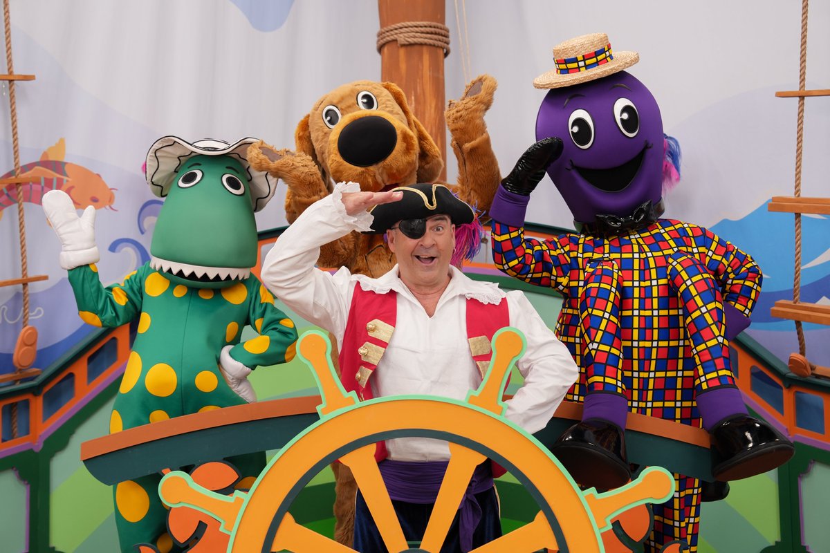 Happy birthday to everyone’s favourite Captain! 🎉 We hope your day is as wonderful as you are! #TheWiggles #CaptainFeathersword #HappyBirthday