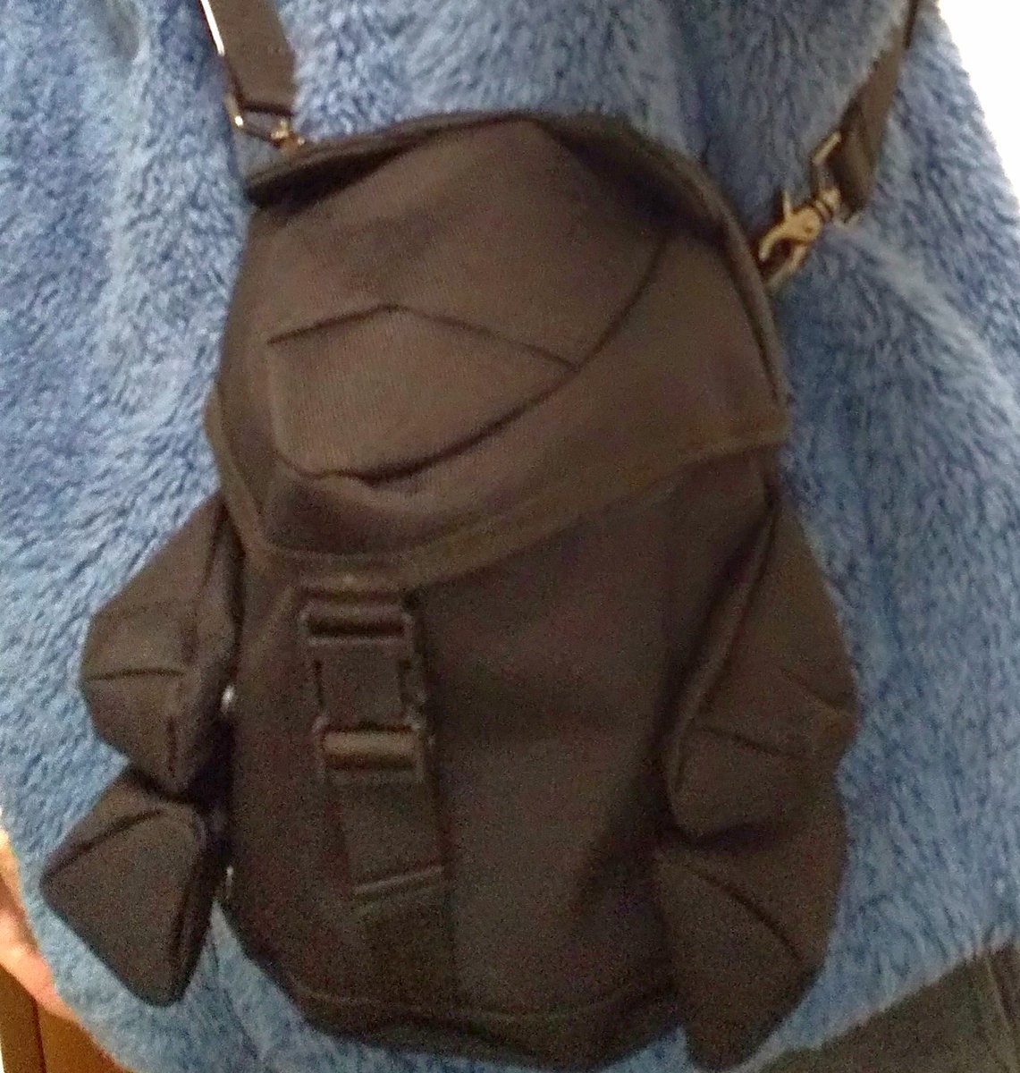 spanielmako's tweet photo. フィンガリンのクマリスポーチ買った!!財布(縦20cm)が入るの非常にありがたい!!
#phingerin https://t.co/zjhZpoZ350