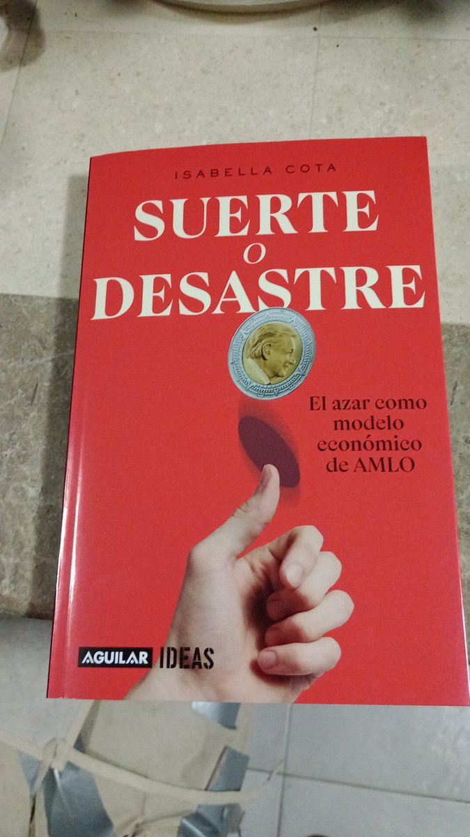 Sparky0110's tweet photo. Gracias a @MexicoComoVamos por el libro, ahora sí a leerlo, y excelente conferencia!! https://t.co/ZXnbs2vU8h