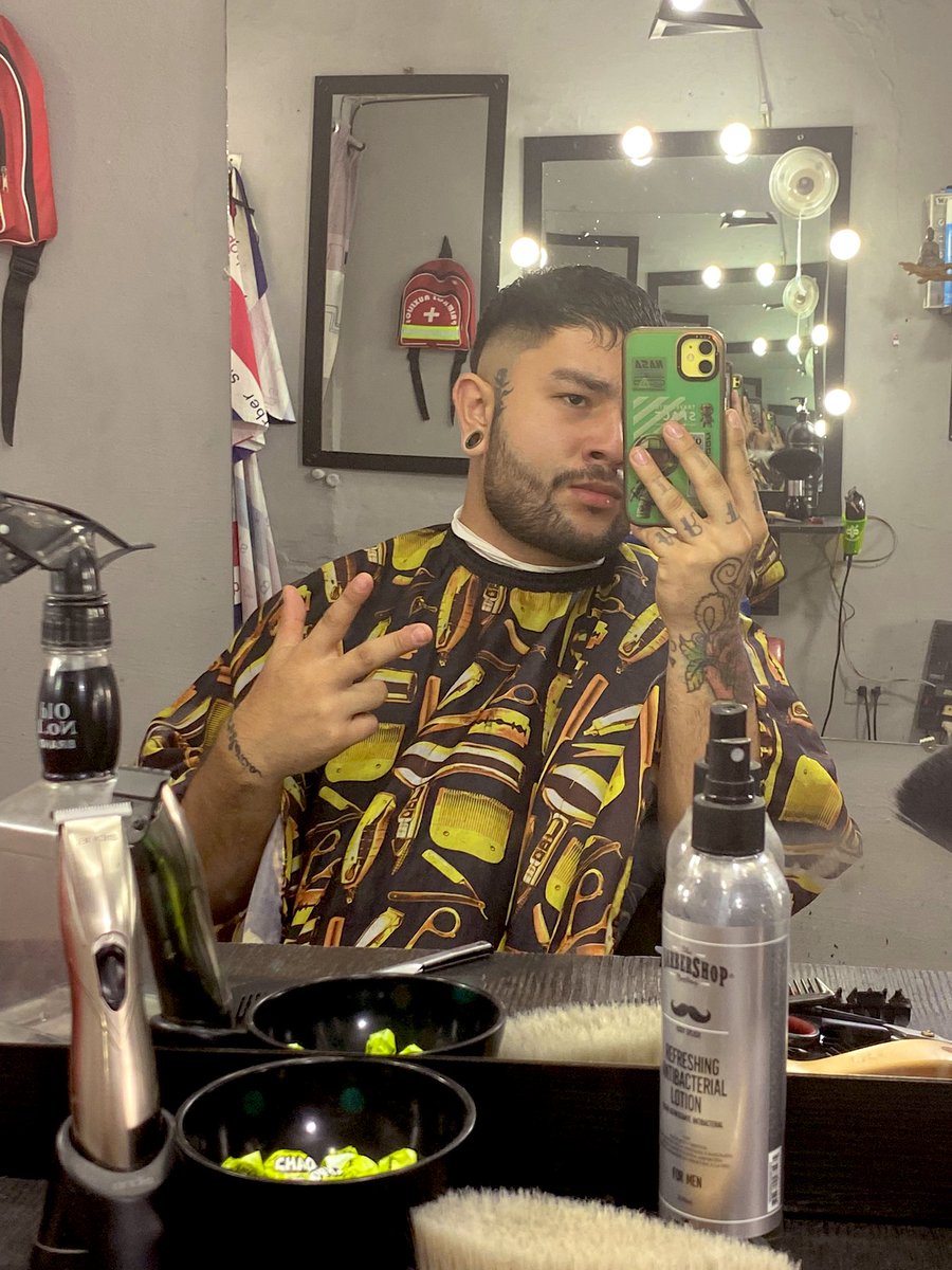 CRISTIANInked's tweet photo. 💈💇🏻♂️🍬 #hairstyle #cute #Barbertime #14deFebrero https://t.co/QcAGSkhj0r