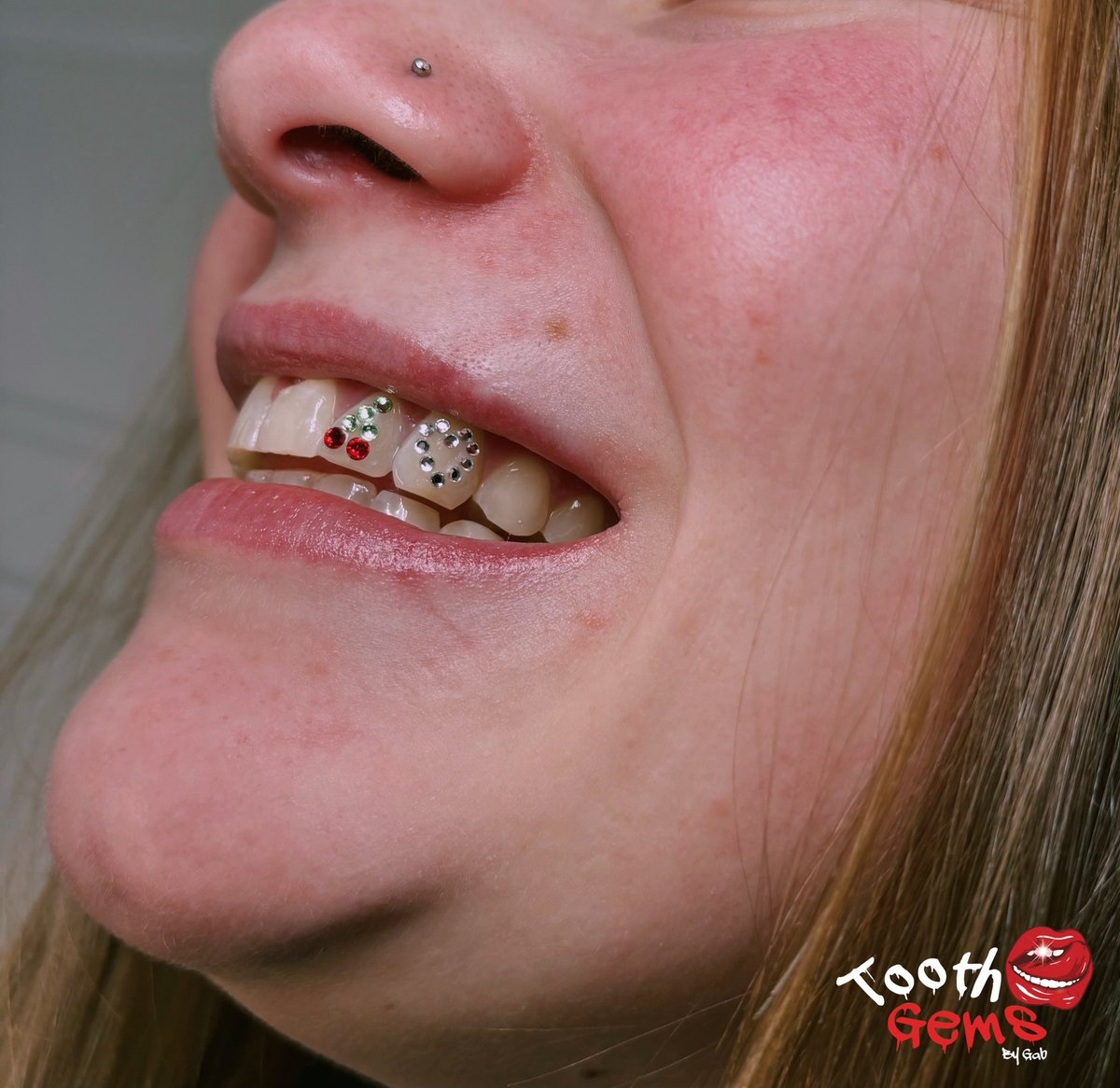 gemsbygab's tweet photo. i haven’t posted on this account in a whileeeeee, but for anyone who is interested in getting tooth gems i currently have a 50% off sale that ends this sunday! 🥶🦷💎✨🔥 message me to book and follow my ig (gemsbygab) 🫶🏽 https://t.co/gp14r61v6d