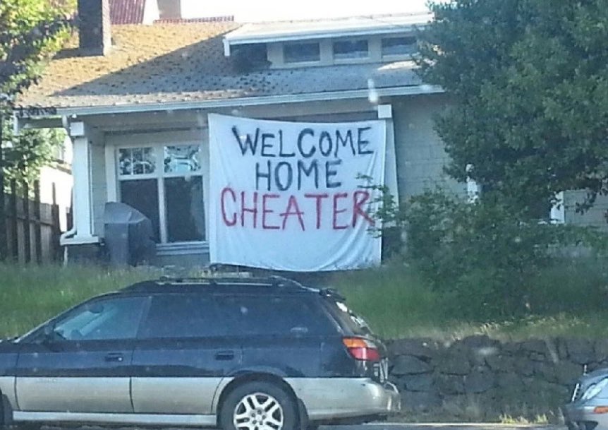 honeysminho's tweet photo. chan trying to come back on bubble after confessing to cheating on stays https://t.co/RmYP8SRUxc