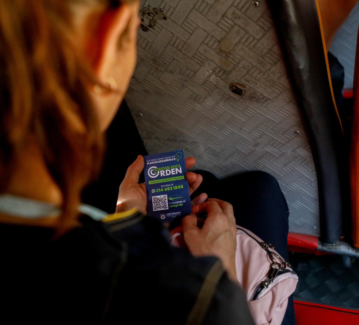 JoseFsanchezc's tweet photo. Hoy ha sido un gran día. Madrugamos a los buses y terminamos la jornada en El Reposo, conectados con la ciudadanía pidiéndoles a todos su participación en nuestro Plan de Desarrollo #FloridablancaEnOrden. Recuerden, aportar es muy fácil 
⬇️
WhatsApp https://t.co/0kmbLTQNgN https://t.co/9nPICwUtLE