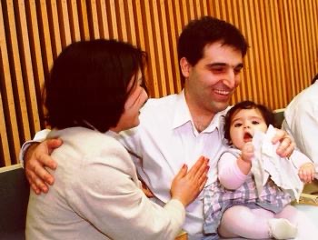 ArdehaliHossein's tweet photo. 26 years ago, my daughter, who was 8 months old, helped me open my match envelope to find out that I was going to Hopkins. Next month, she will go through the match herself. Where have all the 26 years gone? https://t.co/Fk1diDaHew