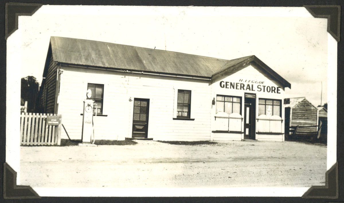 Hocken Collections tweet media