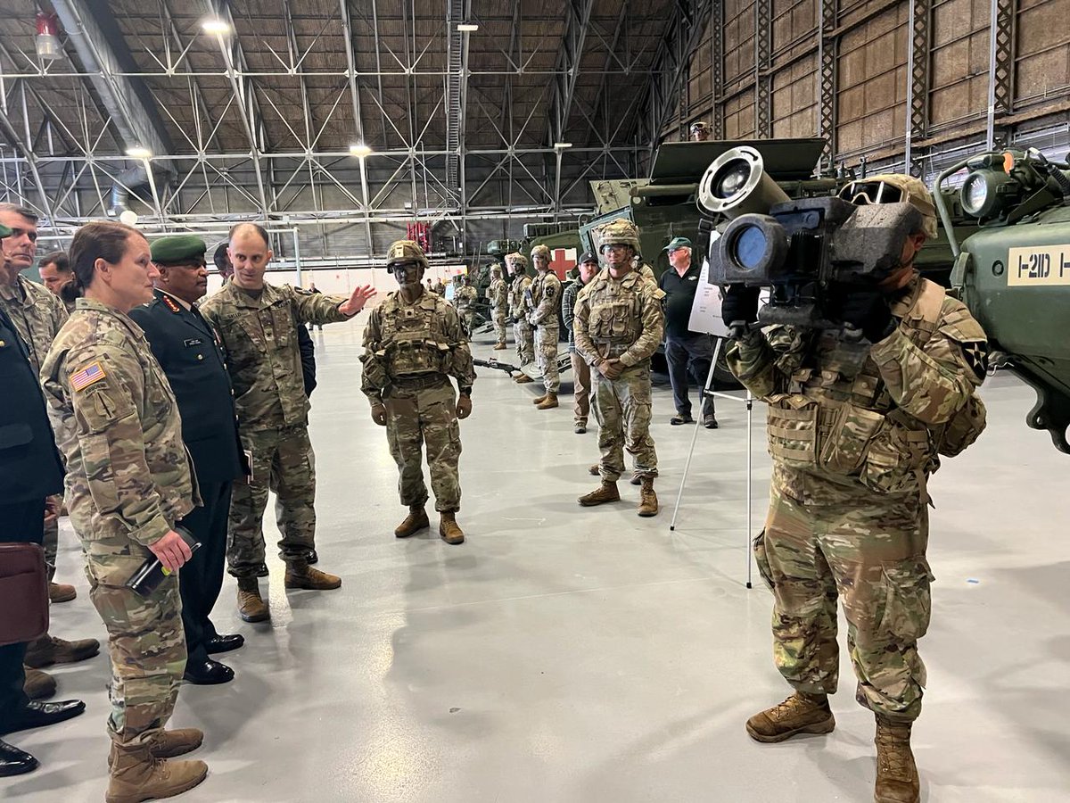 General Manoj Pande #COAS during his visit to the #USA, visited Headquarters 1 Corps, @USArmy and was briefed about the Stryker Unit, Multi-Domain Task Force and the Special Forces Group. The visit to the specialist units by the #COAS aims at exploring avenues for more…