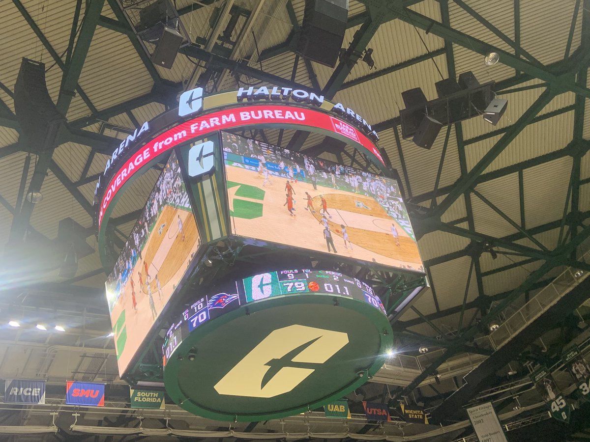 It’s a <a href="/CharlotteMBB/">Charlotte Men’s Basketball</a> W from Halton!!! <a href="/rpetersonCLT/">Randy Peterson</a> <a href="/tomcarson13/">Tom Carson</a> Delta Sig Alumni in the house!!! 💚⛏🏀