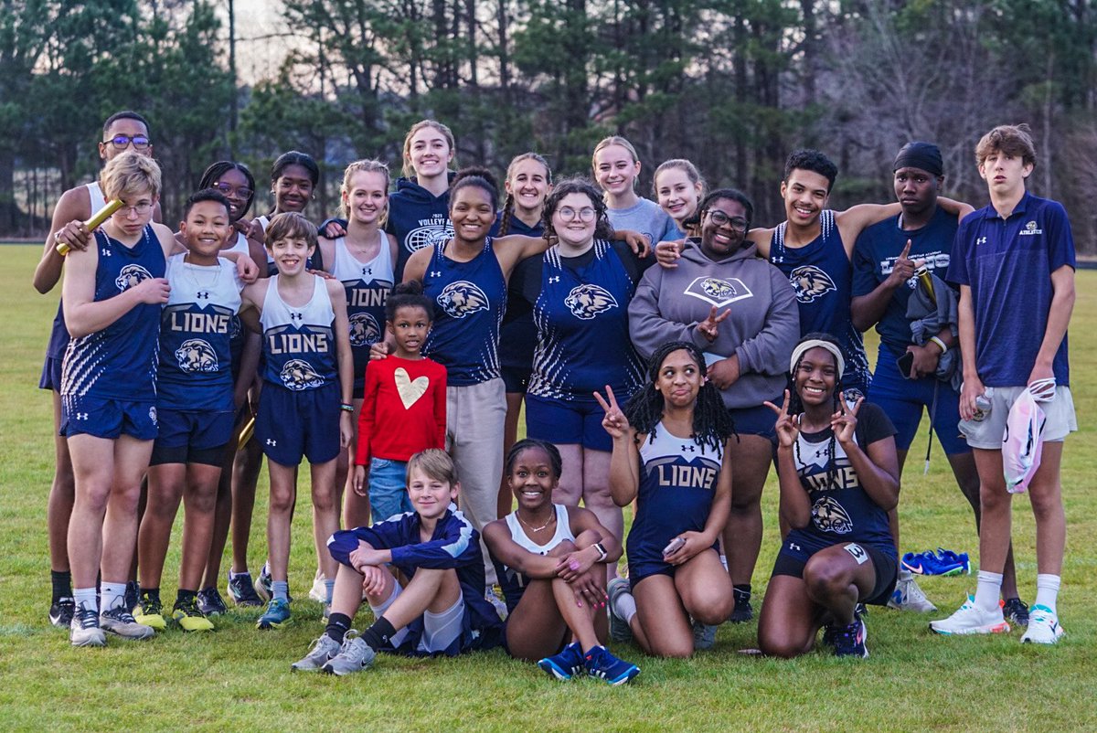 LCALionsXCTF's tweet photo. We had a great afternoon at home! Thank you to our parent volunteers for making it possible for us to host these events. @LCALionsSports https://t.co/okYRECU7jJ