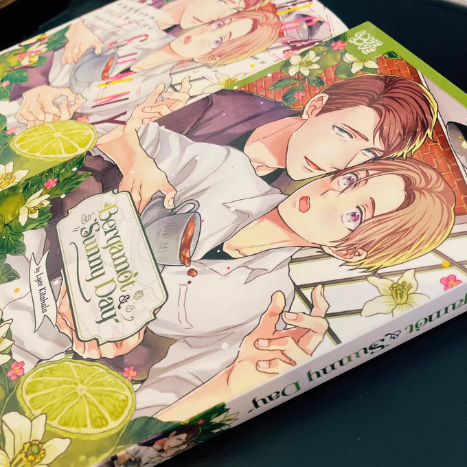 単行本「ベルガモット&サニーデイ」英語版の見本誌を頂きました🍋

ペーパーバック可愛い…!そして本当に英語を喋っている(?)2人にテンションが上がりました☺
海の向こうでも楽しんで頂けますように☕✨ 