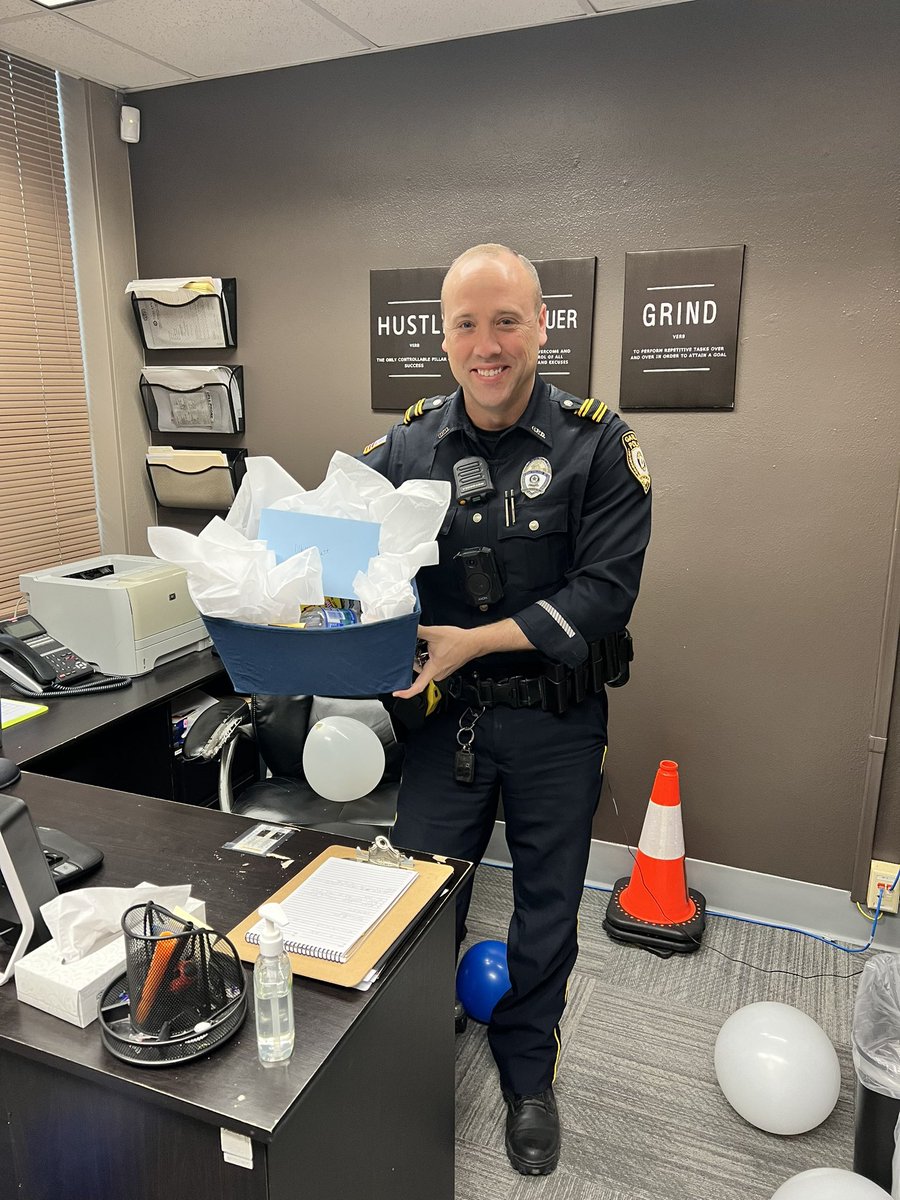 Celebrating National School Resource Officer Day, thank you Officer Puckett for keeping our @OBanion_Bisons staff and students safe! We appreciate you!💙🧡🦬