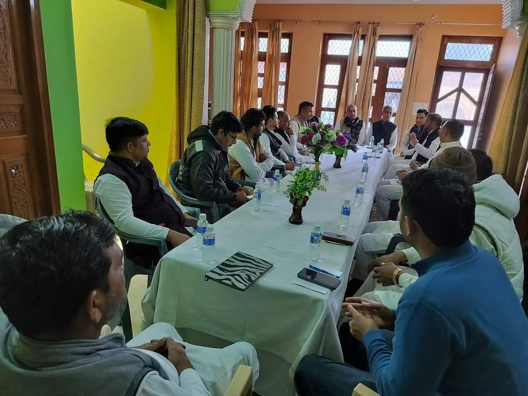 आज सर्वहित पार्टी के राष्ट्रीय अध्यक्ष श्री रामबीर छिकारा जी की अध्यक्षता में बहादुरगढ़ में केन्द्रीय कार्यसमिति की बैठक हुई। बैठक में आगामी लोकसभा चुनाव को लेकर चर्चा हुई।