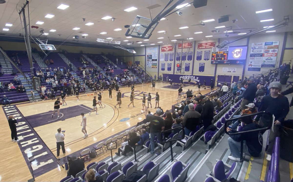 scoopskiggy's tweet photo. When in Helena โฆ go root for good guy โฆ@RyanLundgren_โฉ and โฆโฆ@CCSAINTSMBBโฉ.
In first game of night, โฆ@CCSaintsWBBโฉ clinched #FrontierConference regular-season title w/62-47 win over Providence. https://t.co/FnOUkydipO