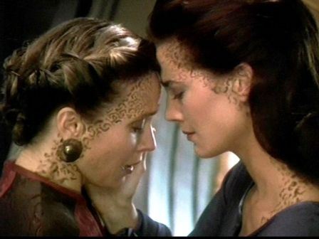 fmfagan's tweet photo. This is a good DS9 episode. Actresses Terry Farrell and Susanna Thompson do a wonderful job.
Season 4, Episode 6
First aired October 30, 1995
Teleplay by: Ronald D. Moore & René Echevarria
Story by: René Echevarria
Directed by: Avery Brooks
#AllStarTrek #DS9 #Rejoined https://t.co/bO9VPUr1Ru