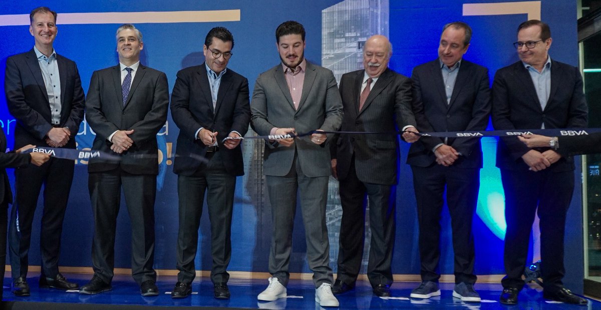 BBVAPrensa_mx's tweet photo. El día de hoy, Eduardo Osuna, vicepresidente y director general de @BBVA_Mex junto con el gobernador @samuel_garcias inauguraron la sede divisional Noreste del banco en la ciudad de Monterrey, en @nuevoleon https://t.co/vHrHmFM2v6