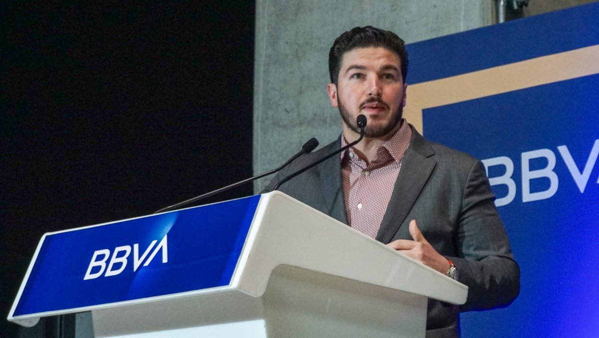 BBVAPrensa_mx's tweet photo. El día de hoy, Eduardo Osuna, vicepresidente y director general de @BBVA_Mex junto con el gobernador @samuel_garcias inauguraron la sede divisional Noreste del banco en la ciudad de Monterrey, en @nuevoleon https://t.co/vHrHmFM2v6