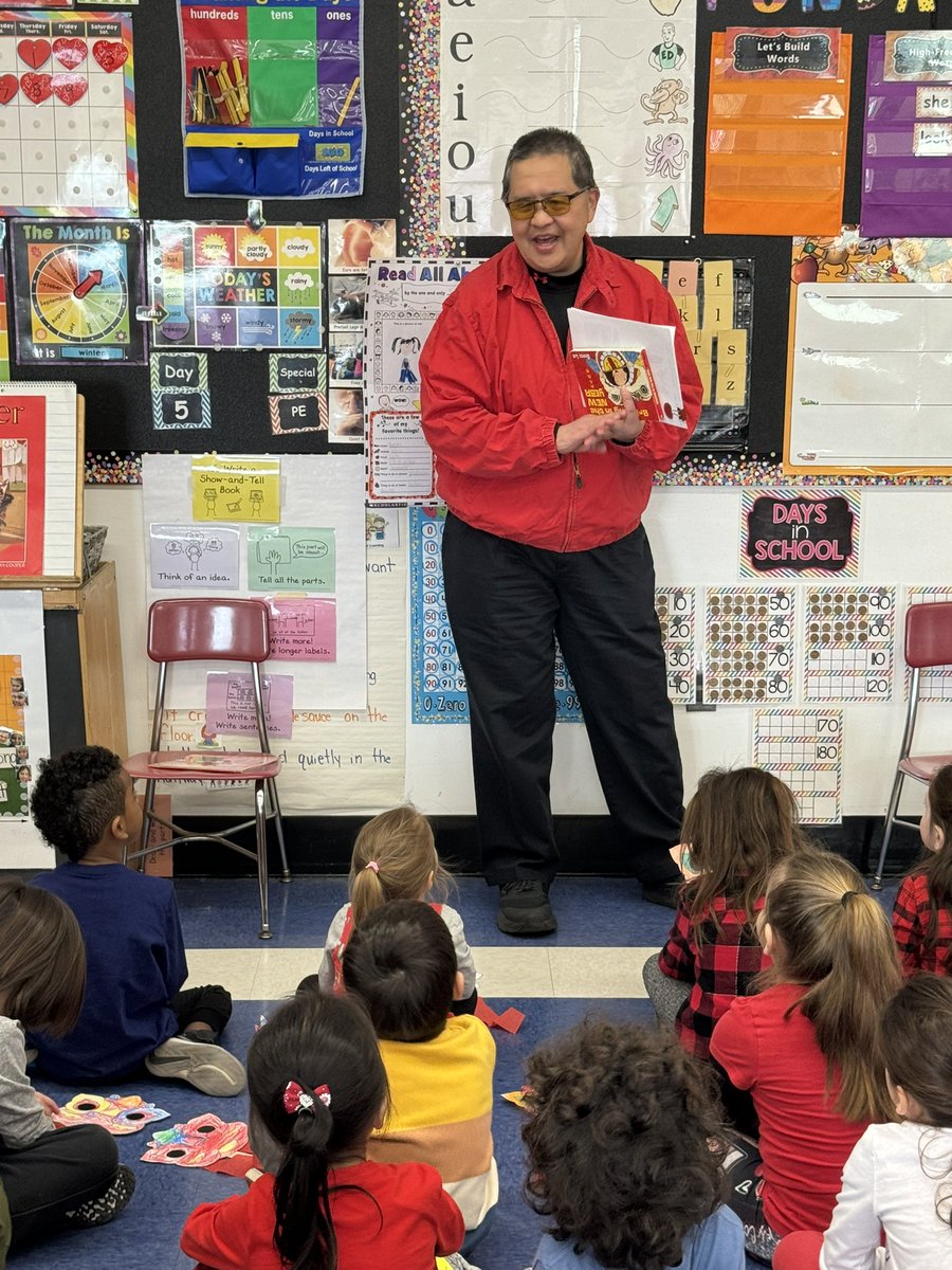 rtarrash's tweet photo. K-Students and special guest readers  welcoming in the Year of the Dragon with a Lion Dance Parade. Gung Hey Fat Choy to all! @jmcgahan31 @drdavidsrose1 @WittlederR @dmlake6 @kpickett6K @OSchoolsPR https://t.co/N6XuR3iult