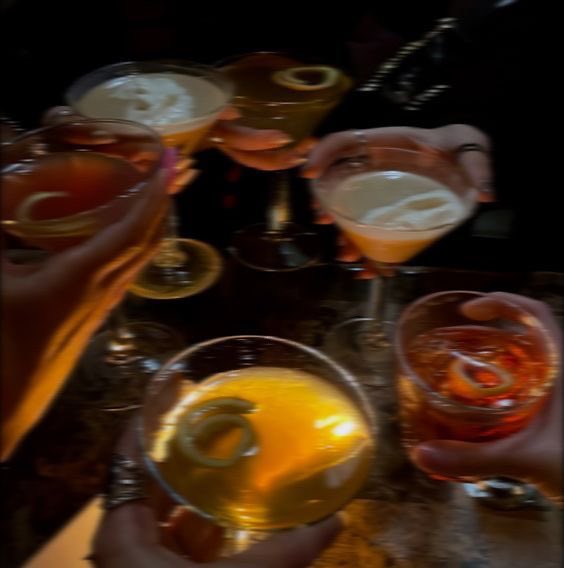 nikiswonunu's tweet photo. australiano 🇦🇺 || heejake au  

Onde Heesung, em uma de suas noites, havia saído somente para beber com os amigos e beijar na boca.

Ele só não esperava que se apegaria a um cara que tinha um beijo bom, gostava de reaggeton e que era australiano https://t.co/fyohpU2EBj