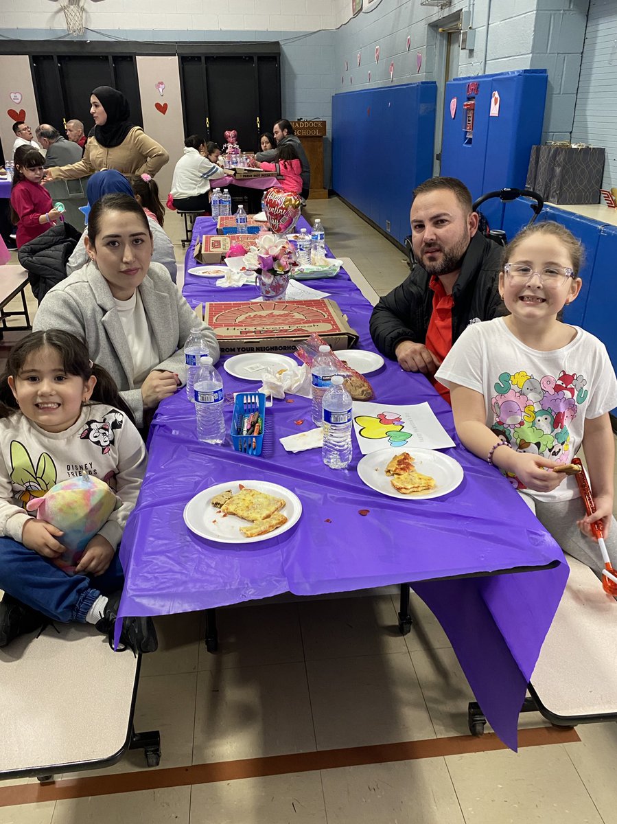 adcs99's tweet photo. Our first EC/Pre-k Family Sweetheart Dance was a great success. Love our families! #BurbankECPrek #Burbank111 https://t.co/IdlTjYcLKq