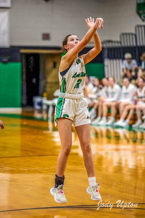 Thankful to be invited to the Talkin’ Hoops In Da Sip Showcase for the first time! <a href="/evgeeker/">@evgeeker</a> <a href="/CathedralWBB/">Cathedral Greenwave Basketball</a> @T_Strahan10