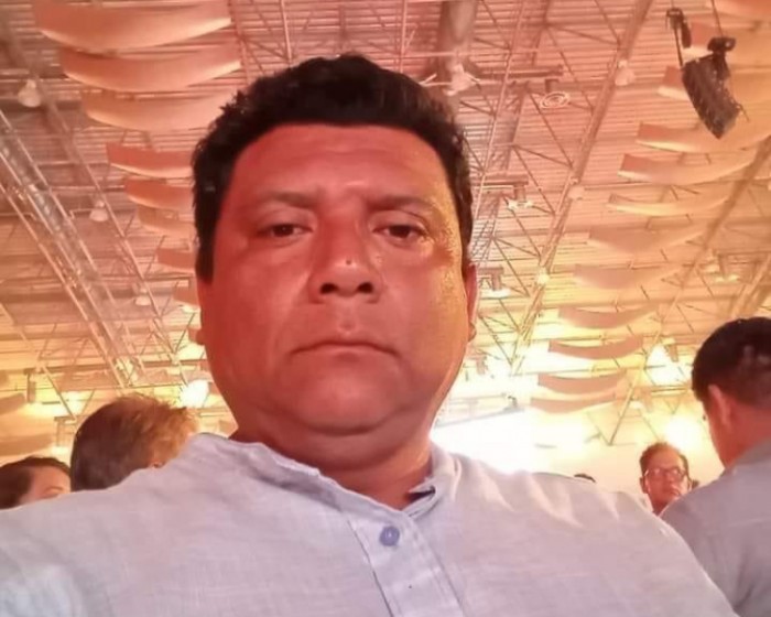 YoAmoaLaCiencia's tweet photo. Asesinan en Veracruz al activista medioambiental Javier Ochoa Tejeda.

El 13 de febrero un grupo armado entró a su domicilio de donde se lo llevaron, por la noche su cuerpo fue encontrado con señales de tortura y ejecutado.

Se oponía a un basurero que contamina mantos acuíferos. https://t.co/yhedYfGLYe